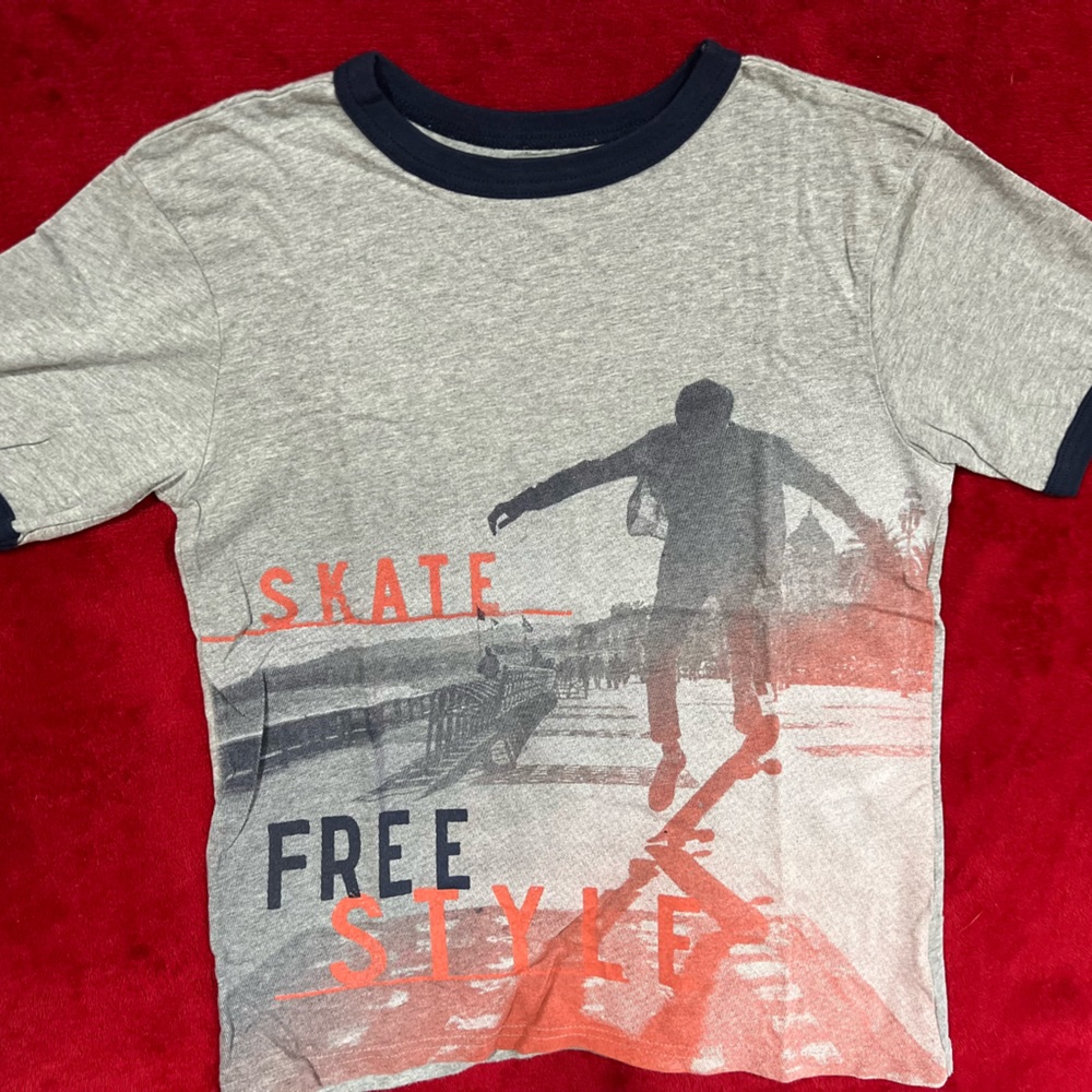 Children's Place short sleeve Boys Graphic t-shirt